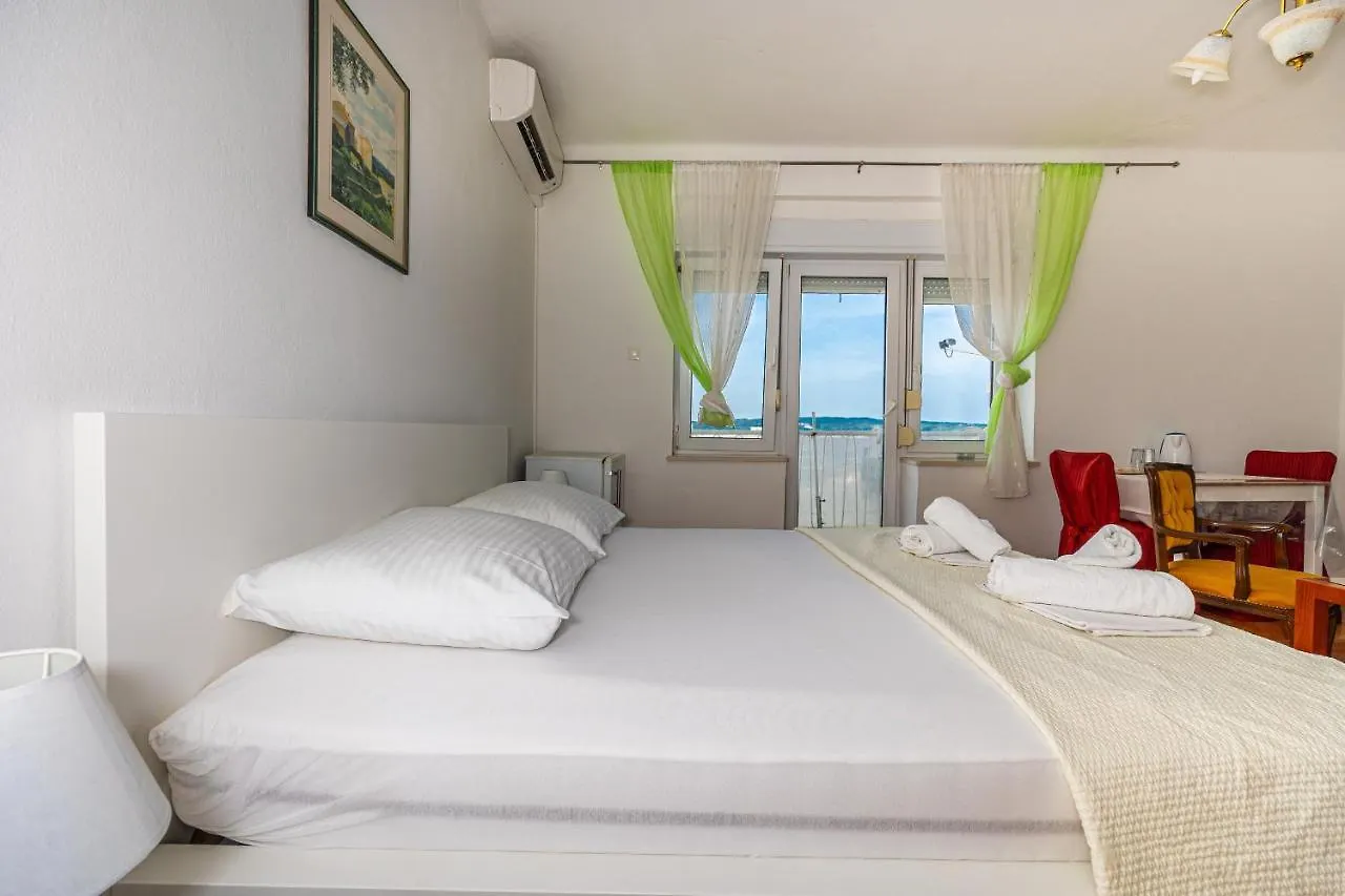 Double Bedroom Seaview Crikvenica
